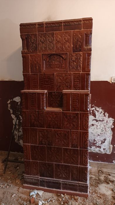 Vând pătuț copil și sobă de teracotă