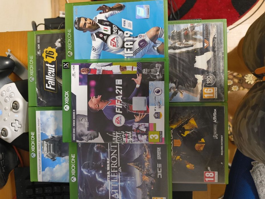 Vând Xbox One S 500 GB + 7 jocuri