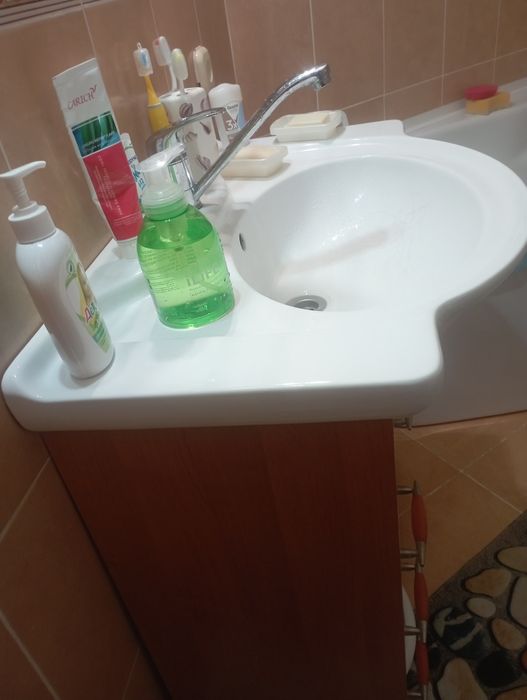 Продаю мойку с тумбой для ванной взборе