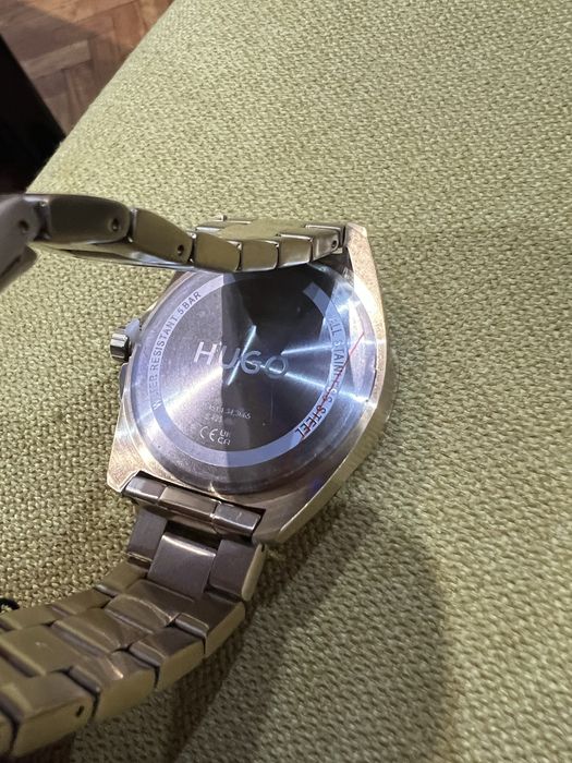 Часовника е чисто нов HUGO