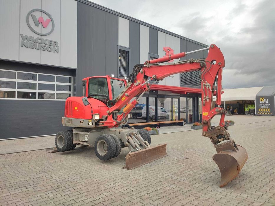 Excavator pe roti Wacker Neuson EW65 cu Powertilt