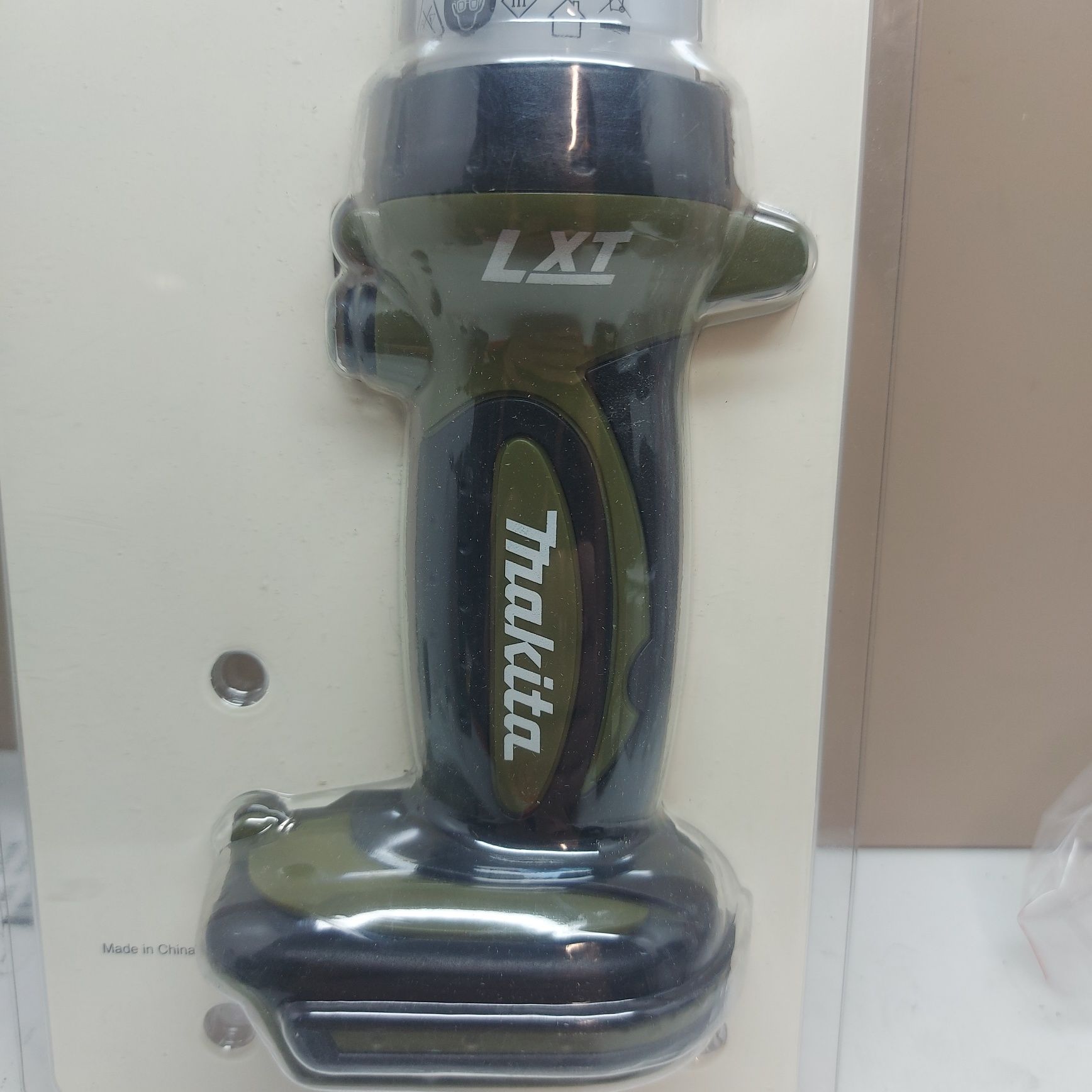 ПРОМОЦИЯ.LED работна лампа Makita DML806 O 360°
