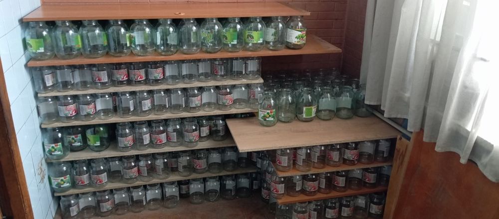 Продам банки 1л, 2л