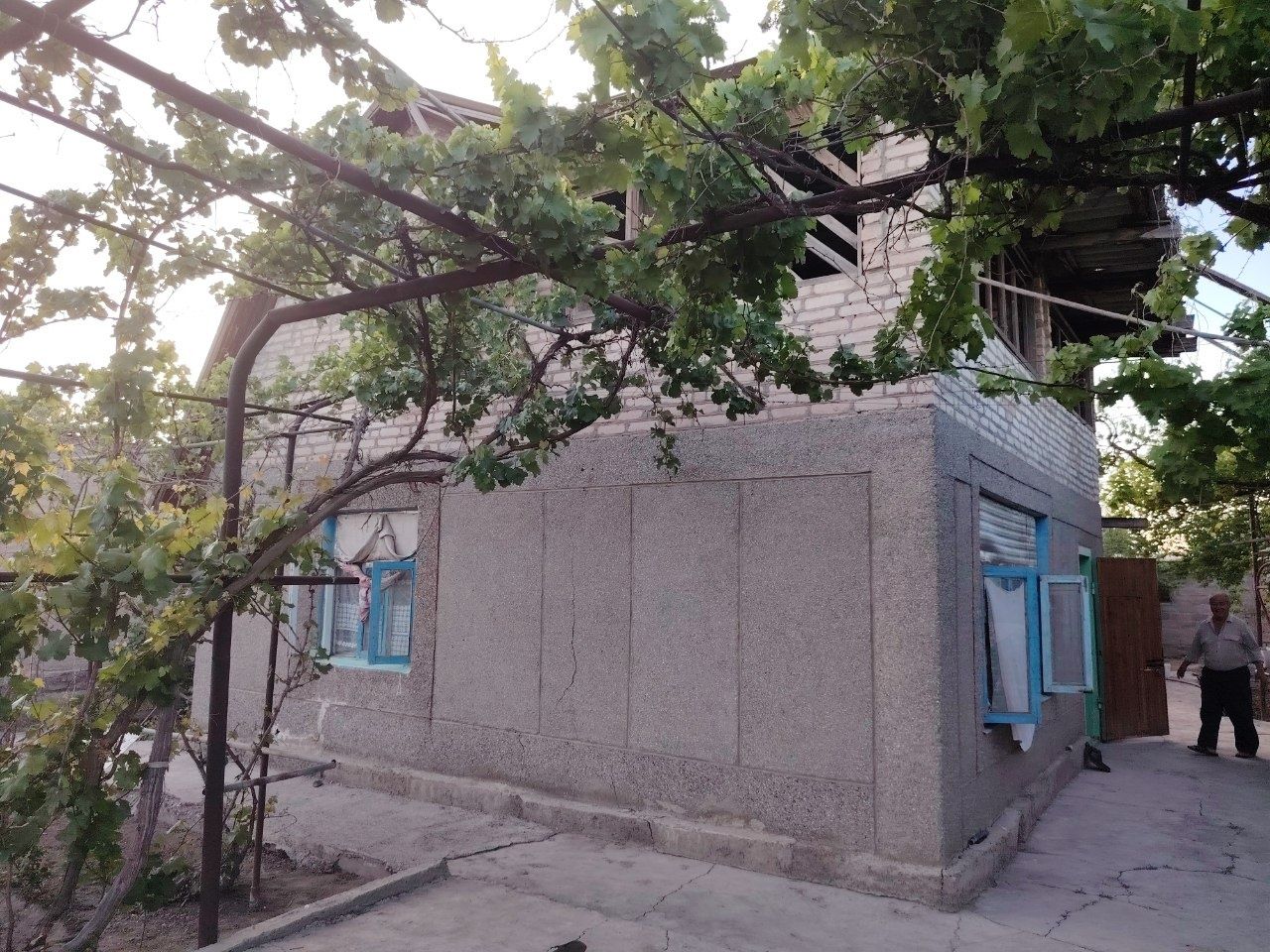 Dacha sotiladi srochna