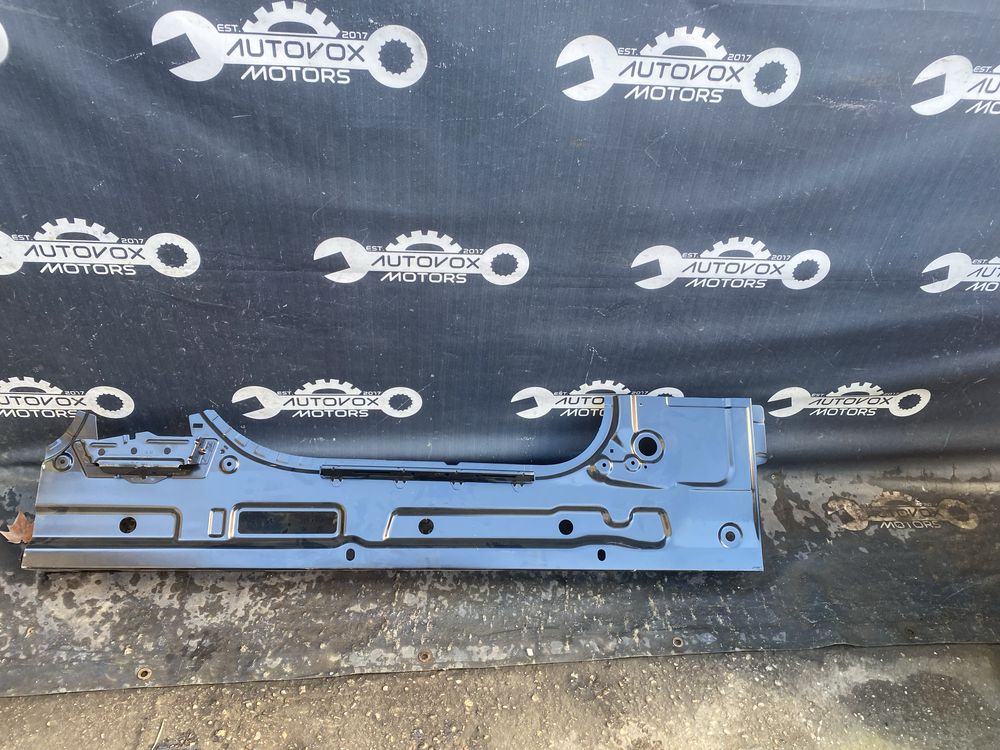 Prag interior stanga fata Bmw Seria 5 G20 G21