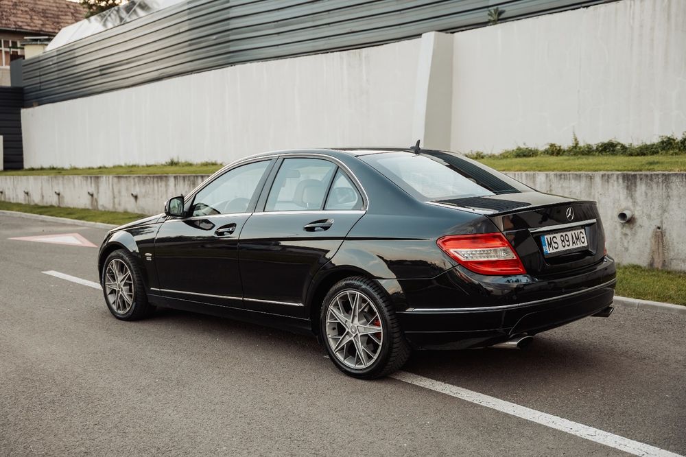 Mercedes-Benz C- Class w204