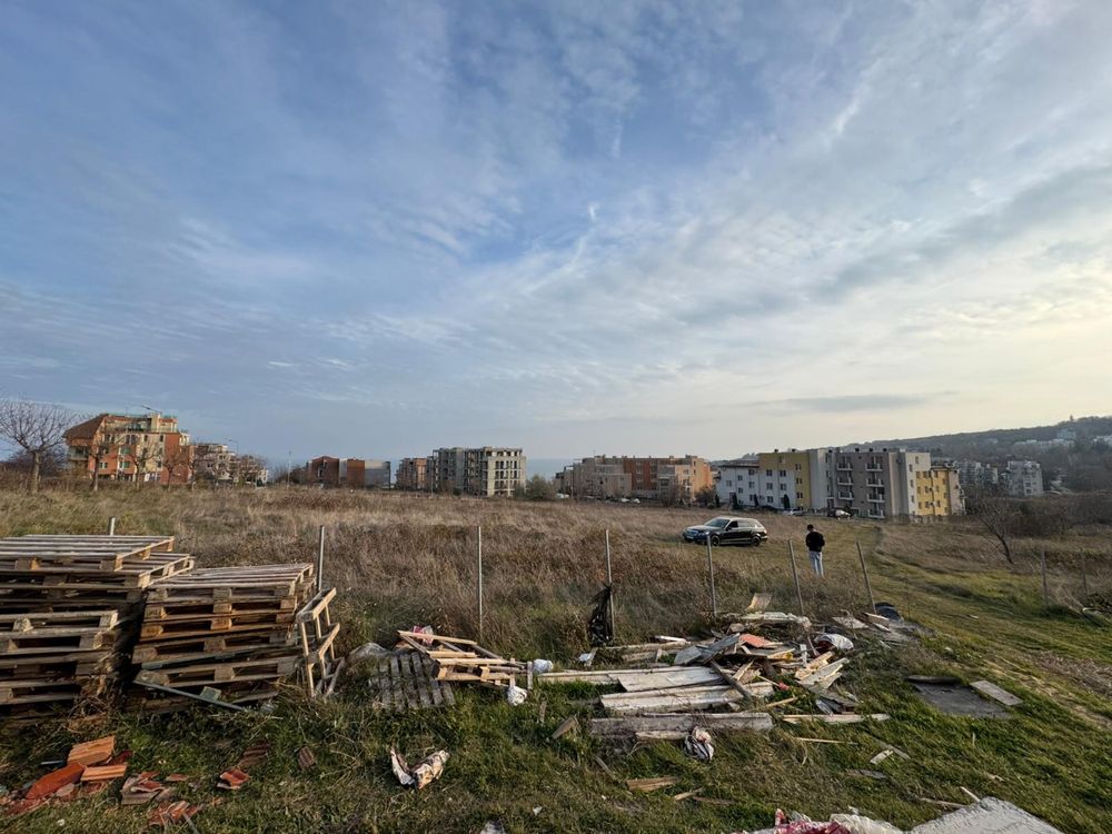 Новопостроена триетажна къща в Бяла
