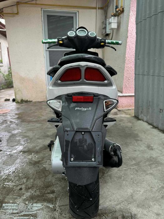 vand Malaguti F12R Phantom Tribal de PIESE nu Aerox, Piaggio, Aprilia