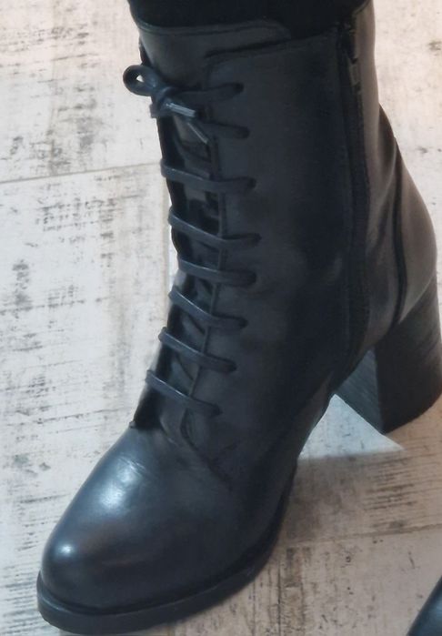 Ghetute Flavia Passini, piele naturala, 36