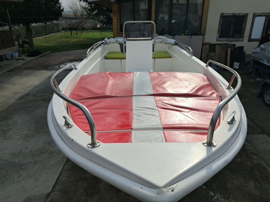 Морска лодка Алегра