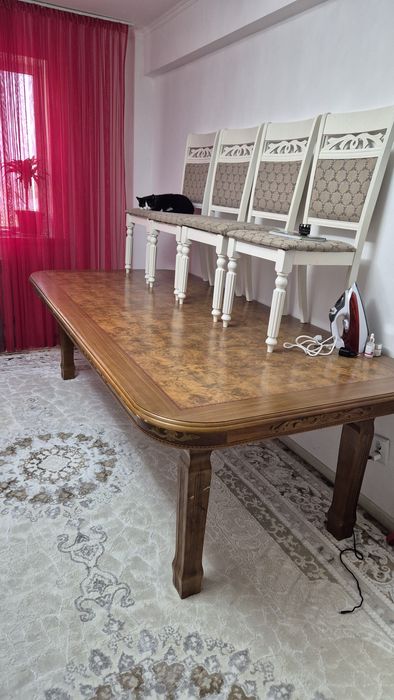 Продам стол советского качества супир со стулями 8 штук