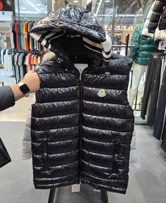 Стилен Елек MONCLER