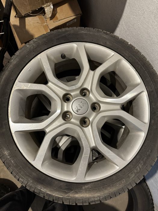 Шины Б/У , 4 комплекта , 1 комплект с дискамт от KIA