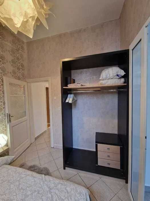 Дава се под наем Тристаен апартамент в София, Център - 80 кв.м за 650 € - Снимка #1