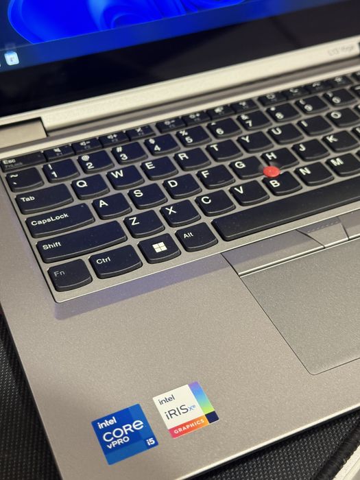 Срочно ! Yangi Lenovo Yoga x360 i5 Oqish Dasturlash Trading