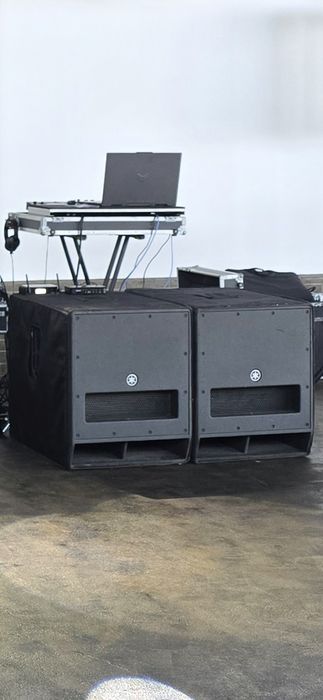 Doi Bași Yamaha DXS18 ( rcf, fbt, dynacord)