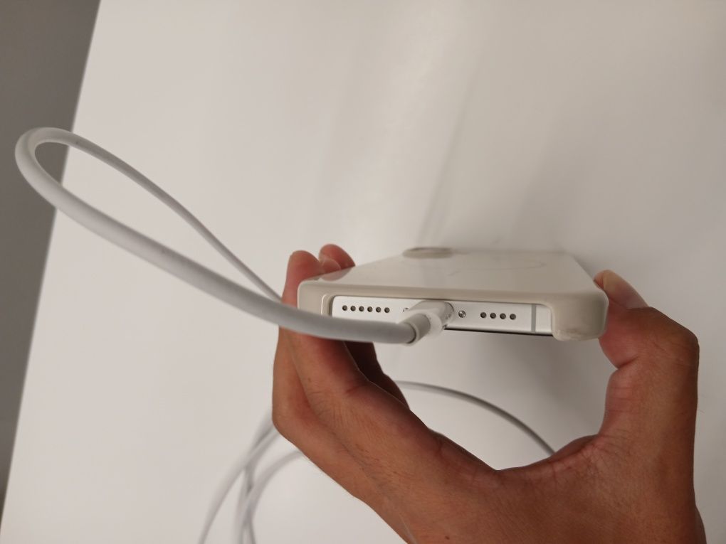 Iphone 16 plus белый
