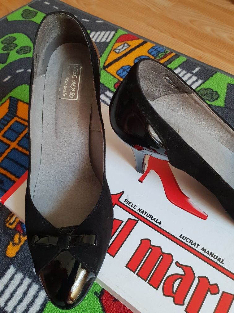 Pantofi negri din piele nr40