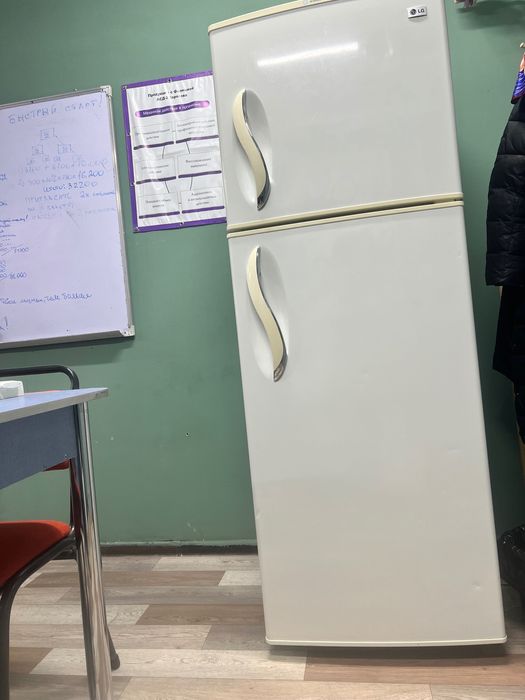 Продам холодильник.