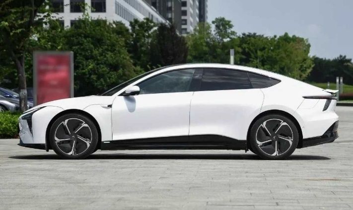 Robocar Jiyue 07.  Ишончли ва хамёнбоб