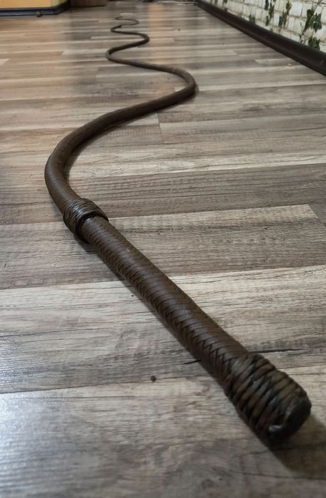 Bici Bullwhip din paracord parafinat