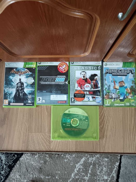 X box 360 stare perfect de functionare 2 controller plus jocuri  buzau