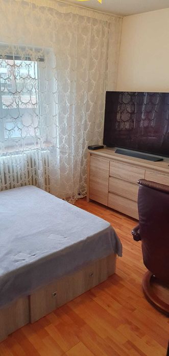 Apartament 2 camere semidecomandat 1/4 Craiovita Noua