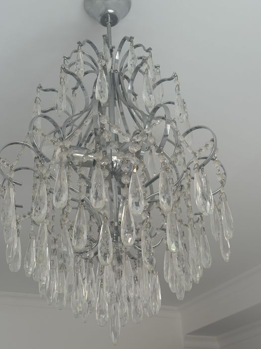 Продается люстра в спальни