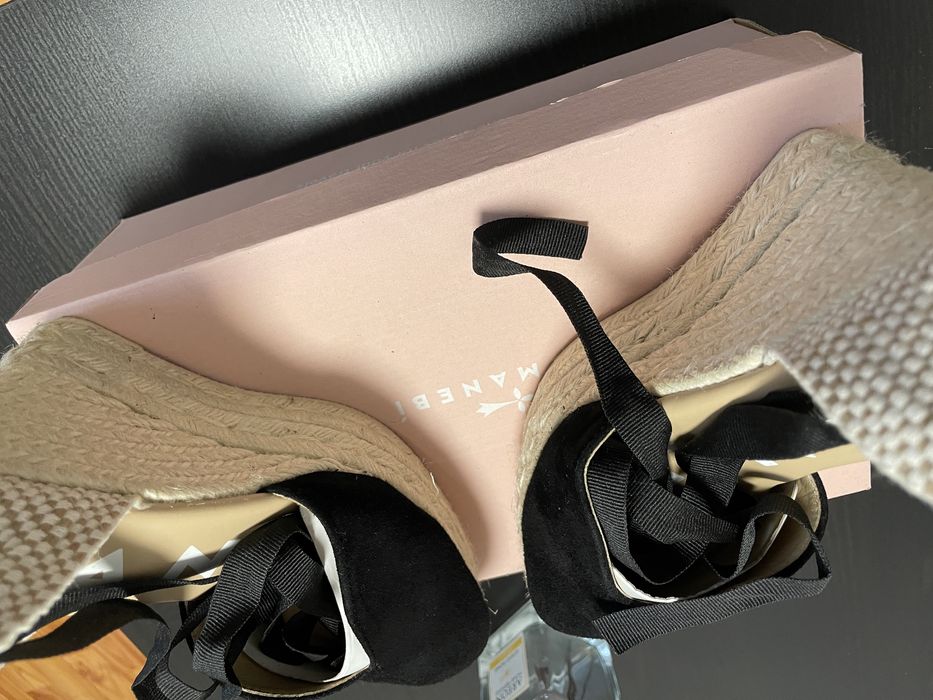 Sandale Manebi marimea 36 inchise in fata din piele intoarsa