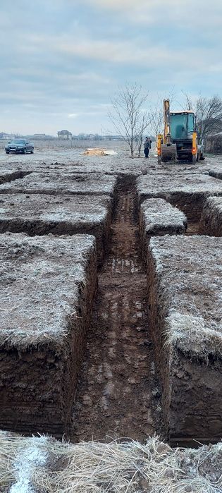 servicii demolari cu buldoexcavator, fundatii , deszapezire