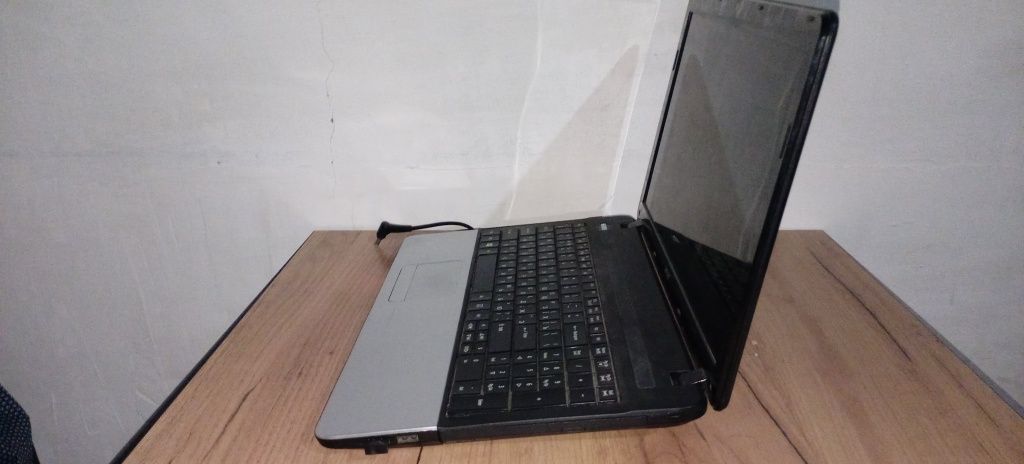 Noutbuk Acer Aspire E1-_064A_V2.08