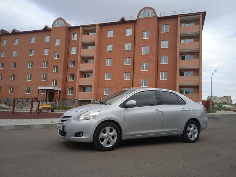 Тойота Ярис 1.3 объем