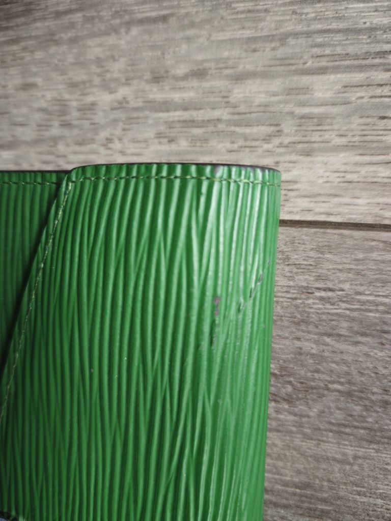 Винтидж Дамски портфейл Louis Vuitton Epi Green Sarah Wallet