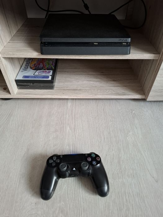 Playstation PS4 slim Sony