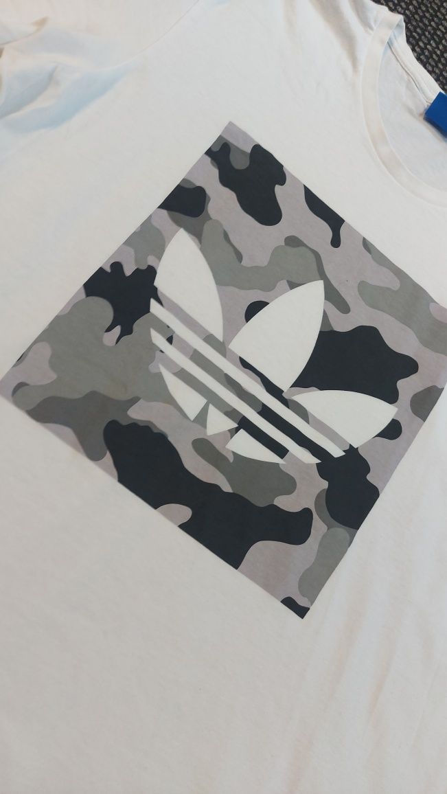 Adidas тениска L/XL размер