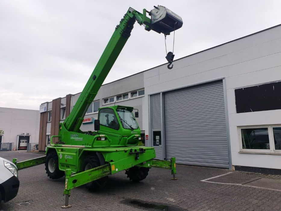Manitou rotativ cu nacela si macara