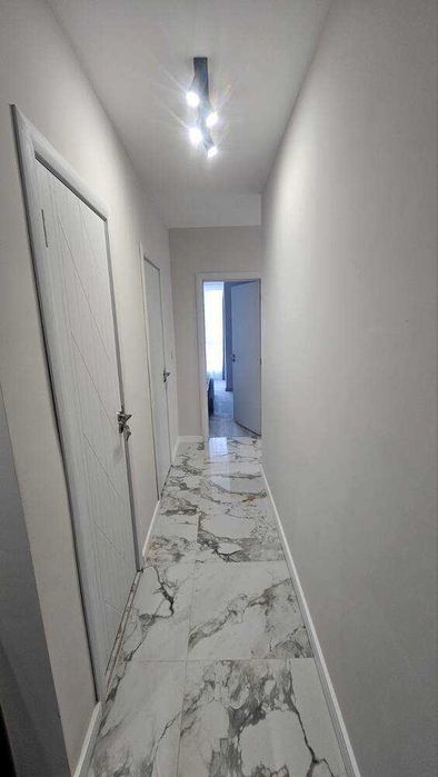 Продава се Тристаен апартамент в Пловдив, Гагарин - 121 кв.м за 1612 €/кв.м - Снимка #13