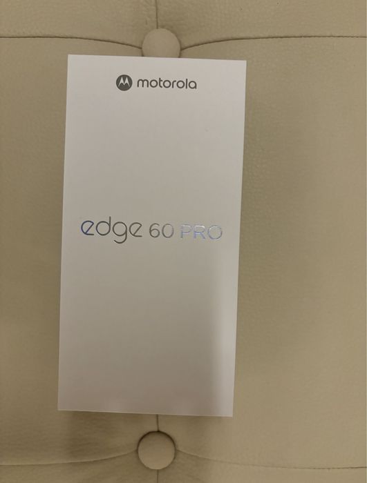 MOTOROLA EDGE 60 PRO Pantone Shadow (Green) с 36 месеца гаранция