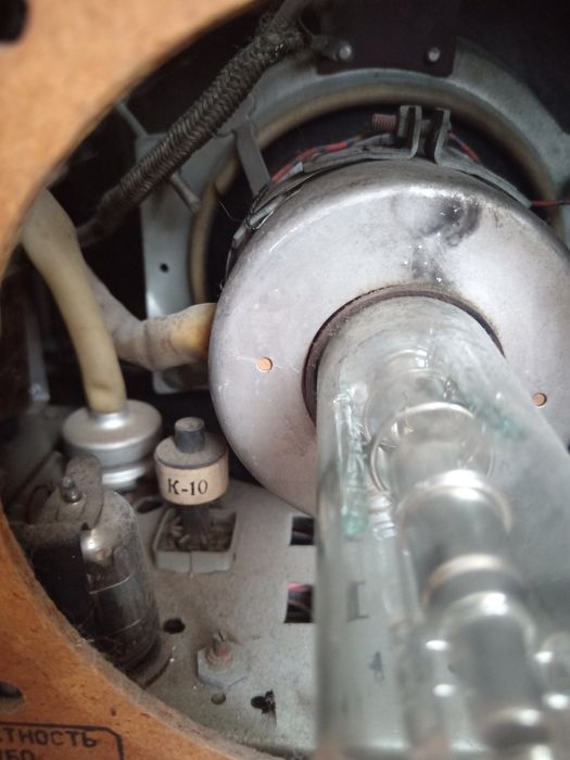 Piesa de colectie:televizor Rubin 102 cu lămpi