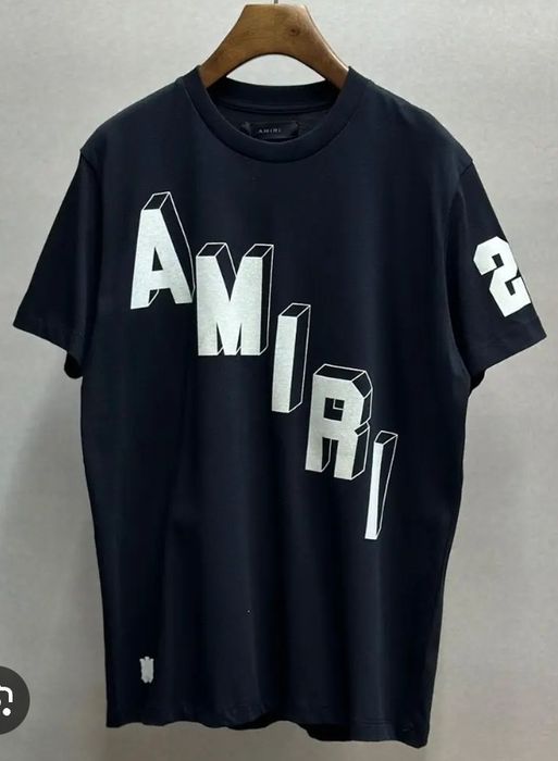 Vând tricou Amiri
