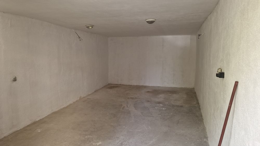 Гараж в кв.струмско ул.Броди