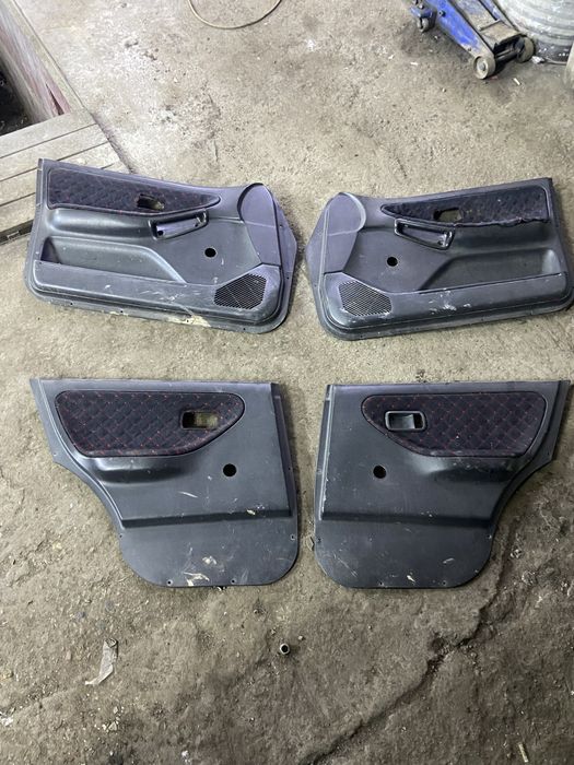 Обшивки комплект Nissan Primera , Sany