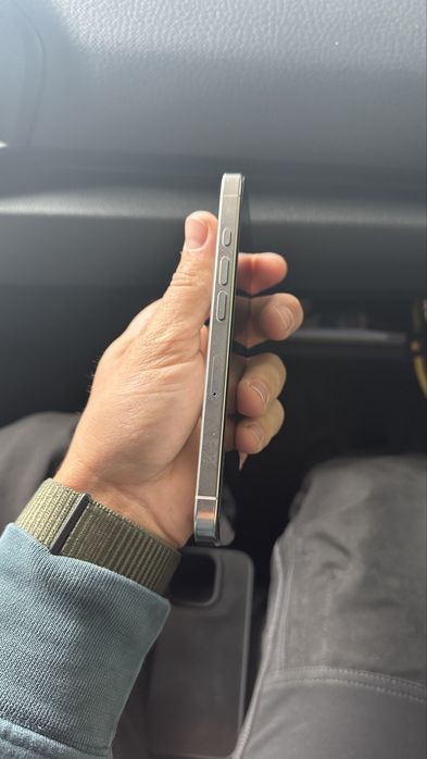 Vand Iphone 16 pro 256 gb