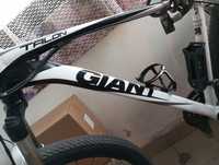 Vind sau schimb bicicleta marca GIANT