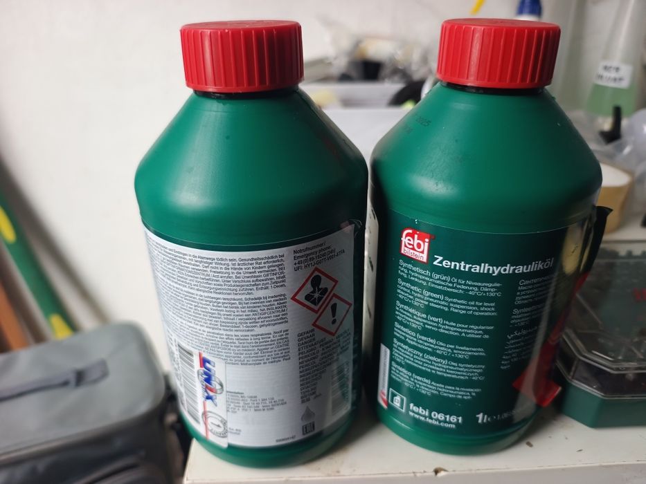 Vând lichid hidraulic