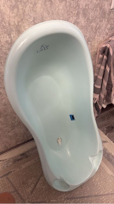 Продам ванночку детскую