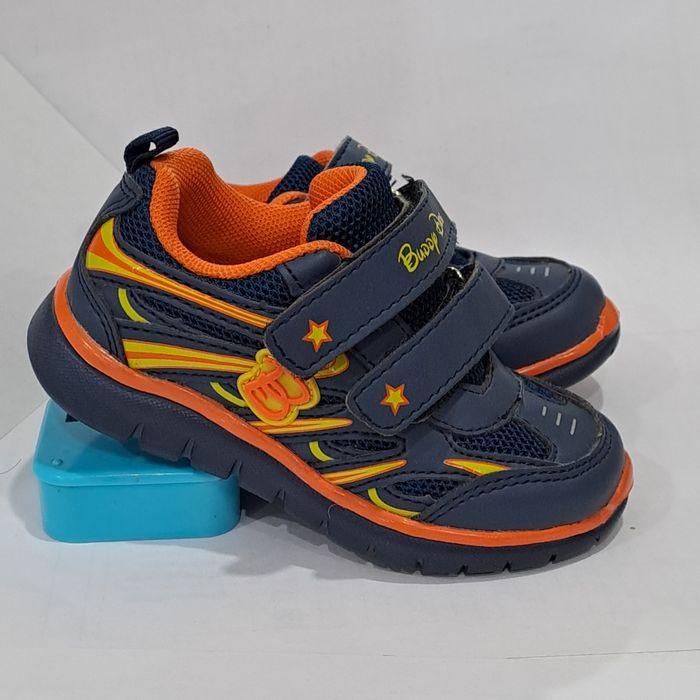 Новые кроссовки на мальчика