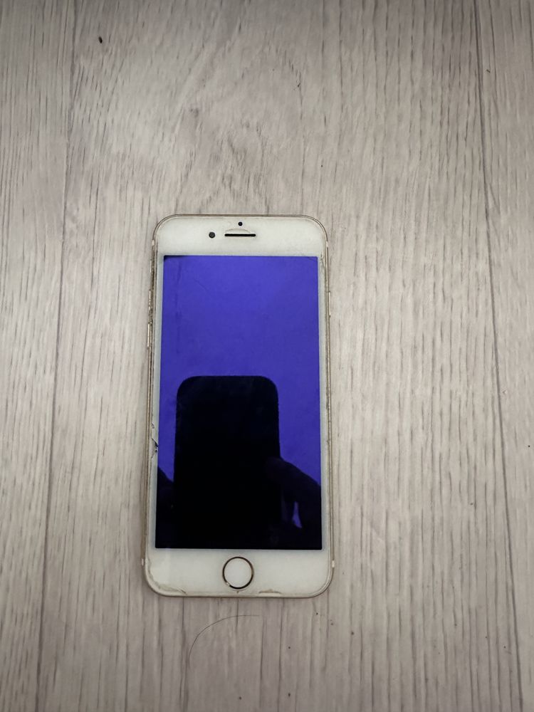 Продаю iPhone 7
