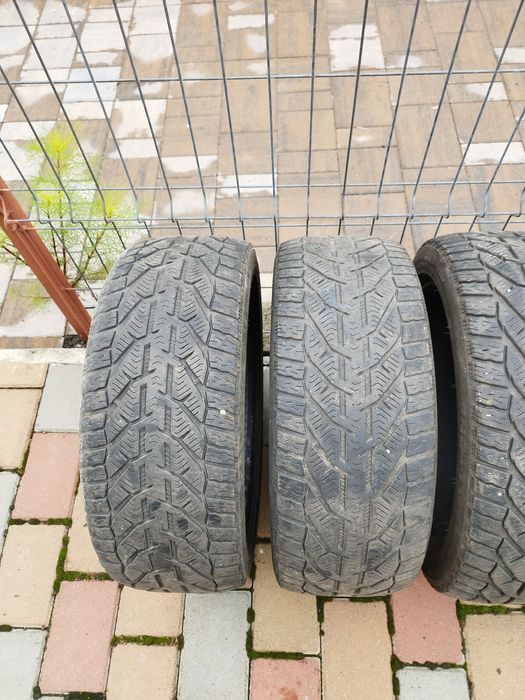 Vând 4 cauciucuri de iarnă SEBRING SNOW 215/45 R17