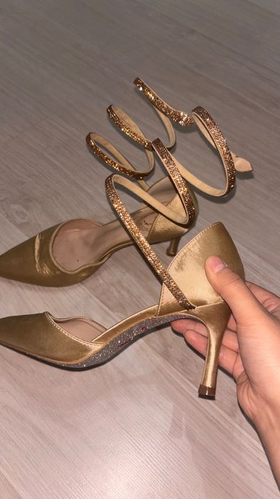 Туфли золотистые актобе